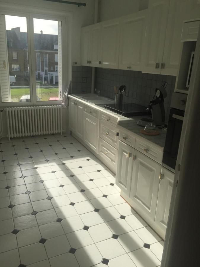 Appartement 1Er Etage Carignan Exterior foto