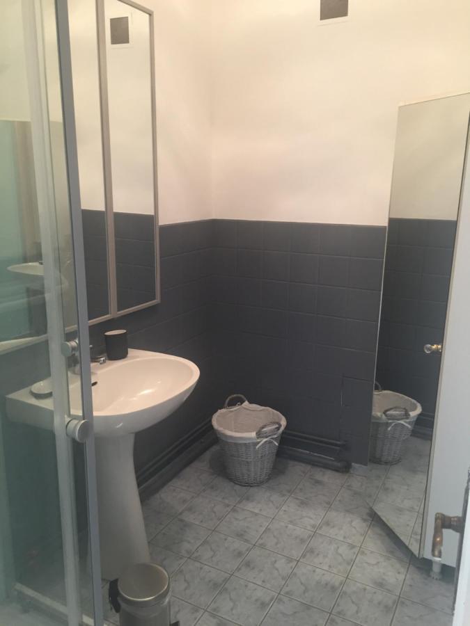 Appartement 1Er Etage Carignan Exterior foto